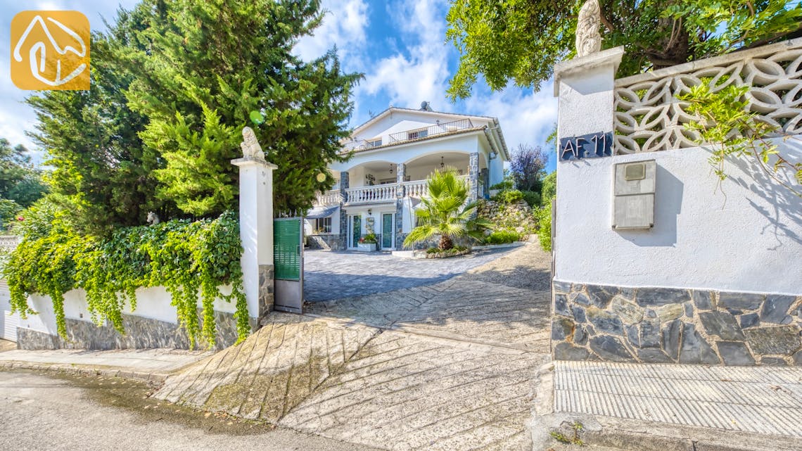 Vakantiehuizen Costa Brava Spanje - Villa Geolouk - Street view arrival at property