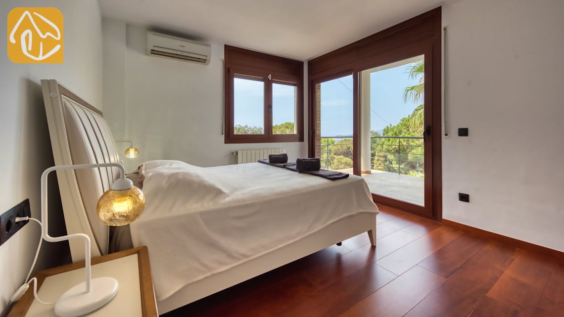 Holiday villas Costa Brava Spain - Villa Marcella - Bedroom