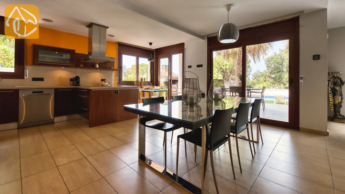 Holiday villas Costa Brava Spain - Villa Marcella - Dining area