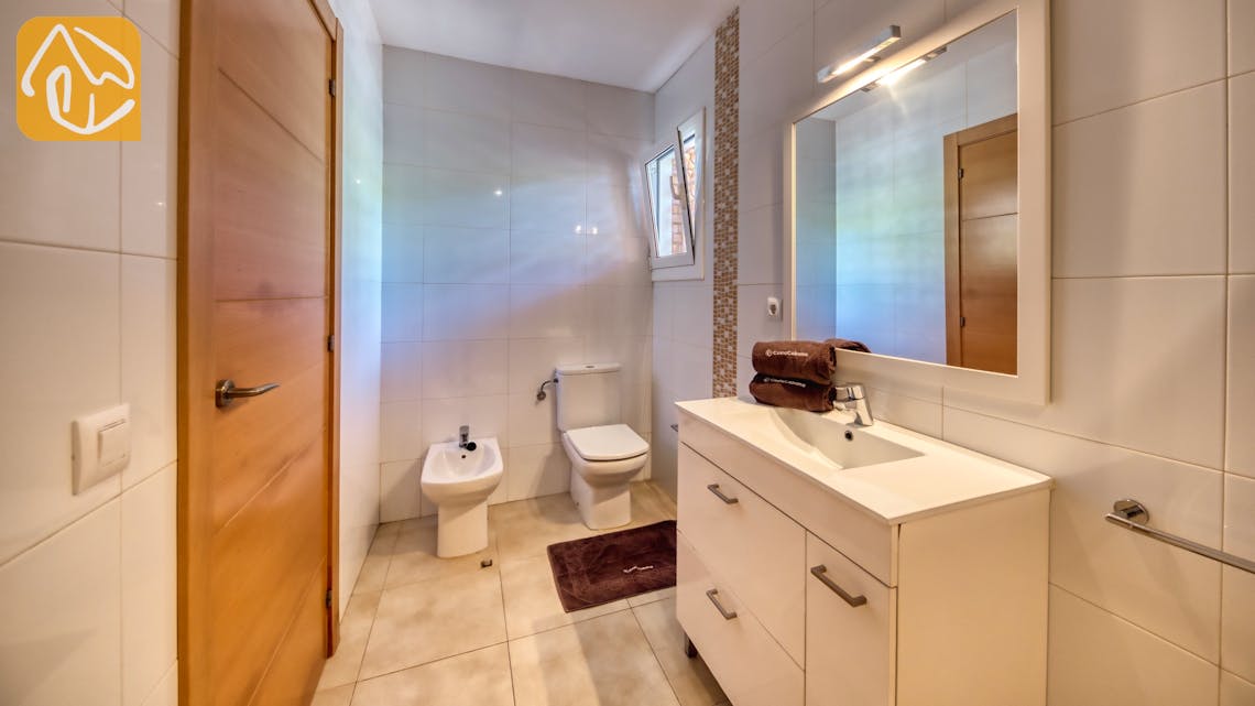 Holiday villas Costa Brava Spain - Villa Lloret - Bathroom