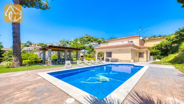 Holiday villas Costa Brava Spain - Villa Paris - Swimming pool
