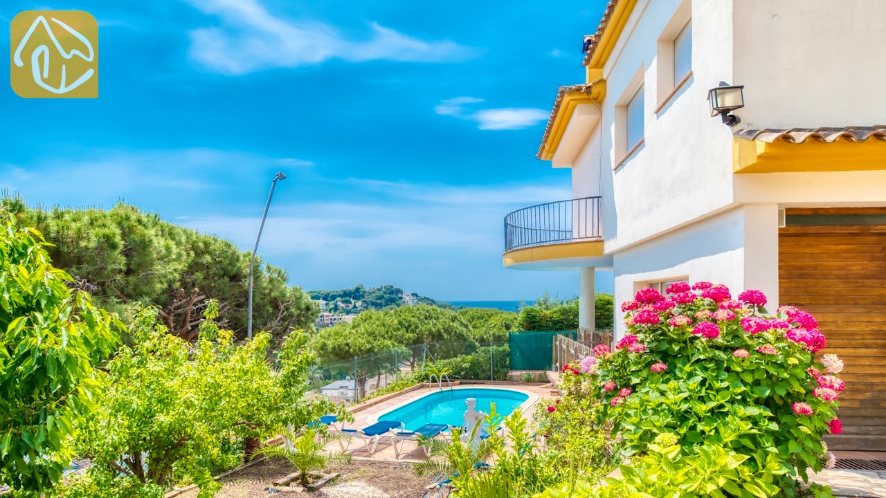 Holiday villas Costa Brava Spain - Villa Valentina - Villa outside