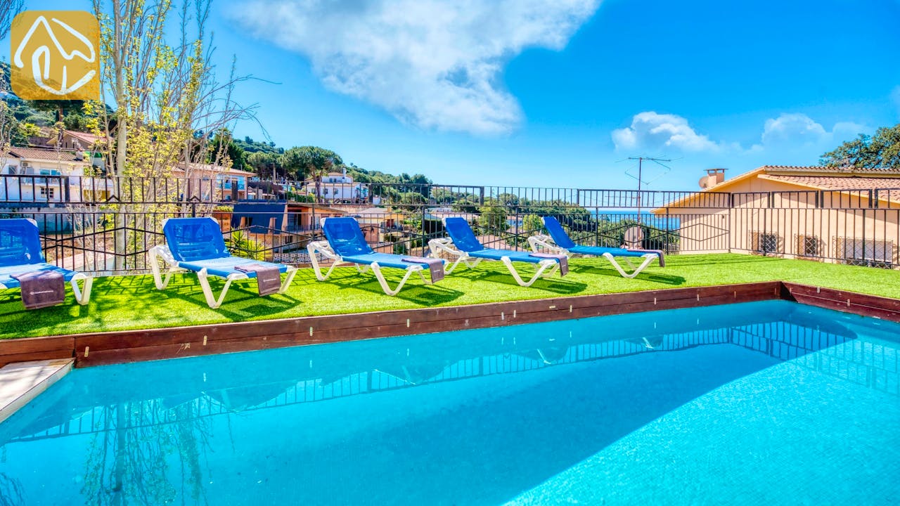 Holiday villas Costa Brava Spain - Villa Donna - Swimming pool