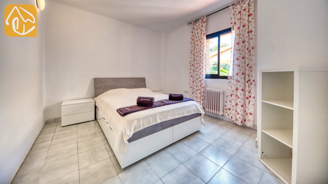 Holiday villas Costa Brava Spain - Casa Costa - Bedroom