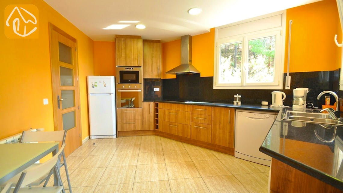 Holiday villas Costa Brava Spain - Villa Rosalia - Additional kitchen