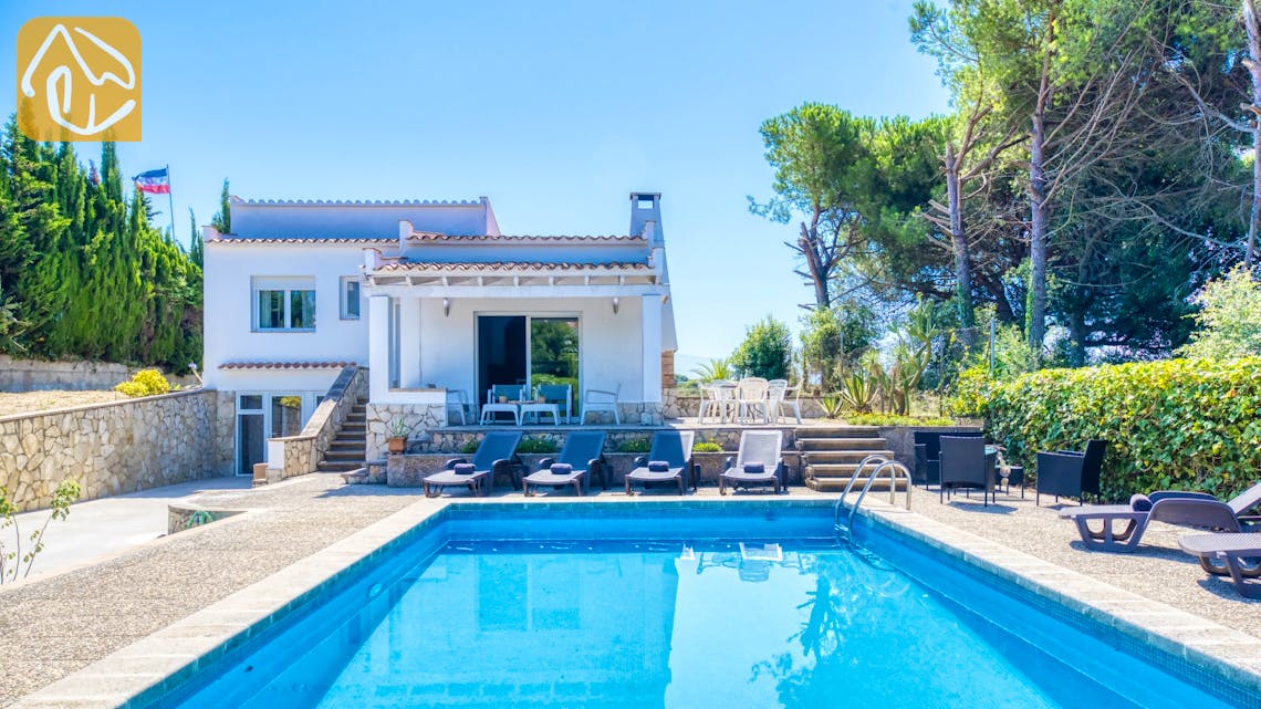 Holiday villas Costa Brava Spain - Villa Violeta - Swimming pool