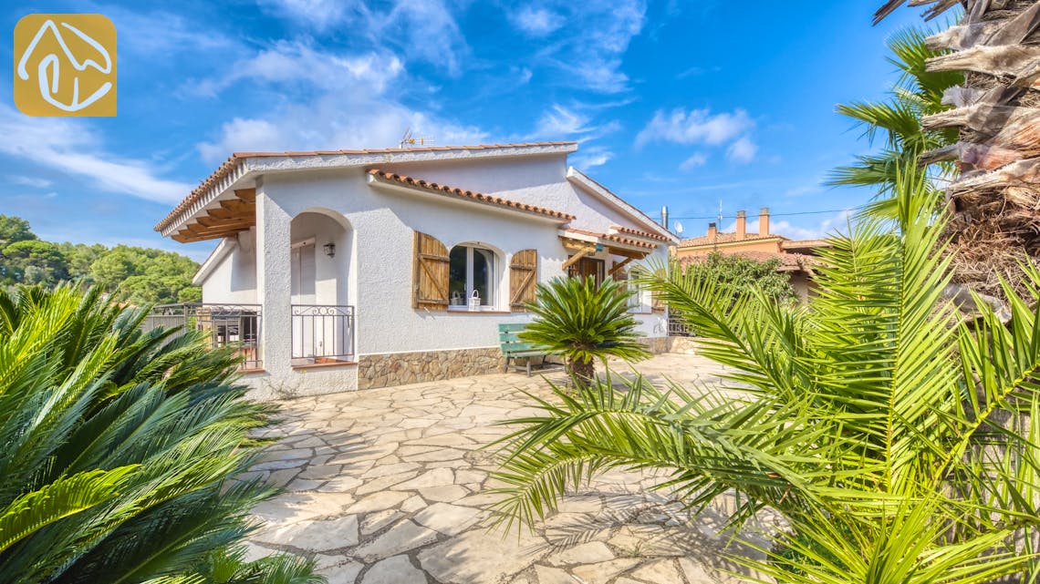 Ferienhäuser Costa Brava Spanien - Villa Nicky - Street view arrival at property