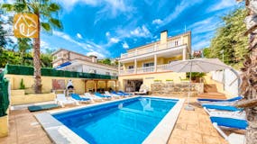 Holiday villas Costa Brava Spain - Villa Ashley - Swimming pool