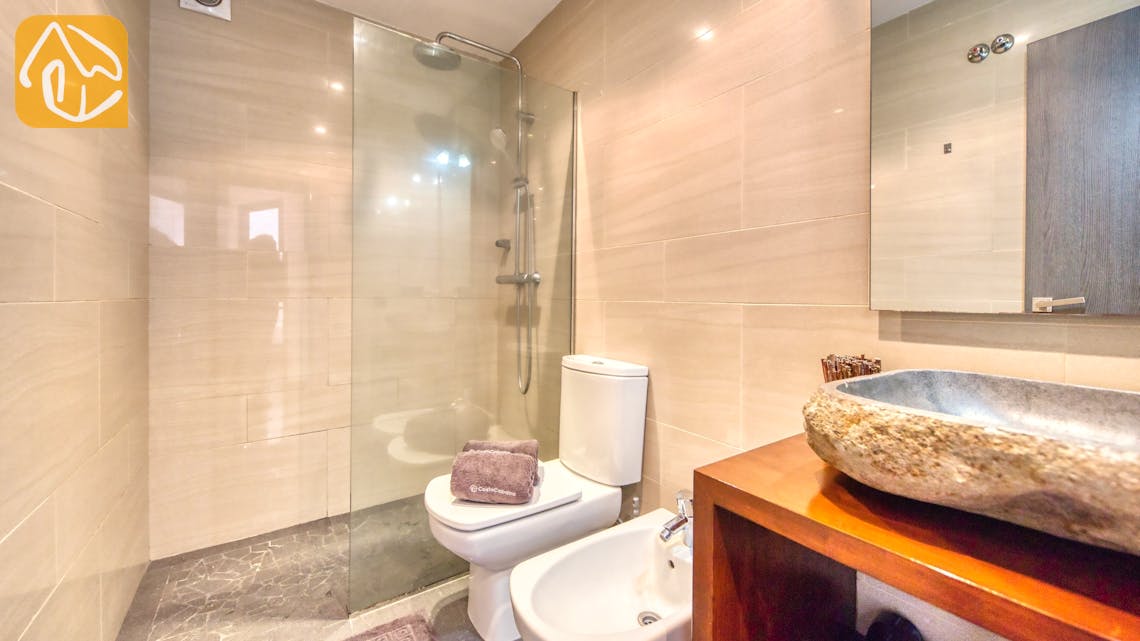 Holiday villas Costa Brava Spain - Villa Olivia - Bathroom