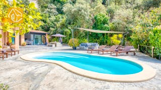 Holiday villas Costa Brava Spain - Villa Olivia - Swimming pool