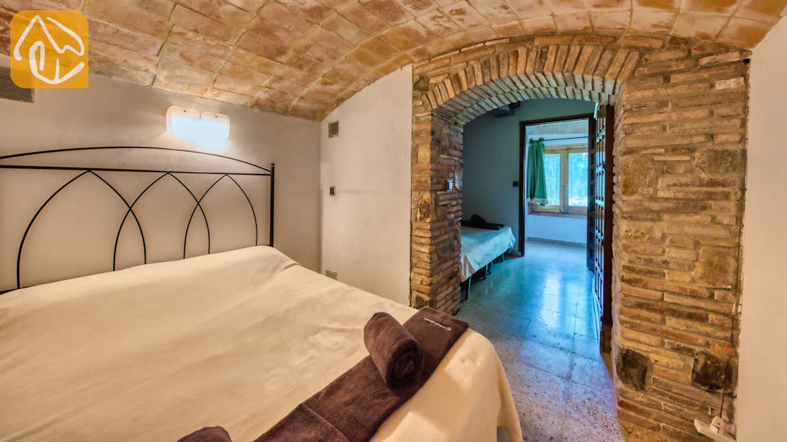 Holiday villas Costa Brava Countryside Spain - Villa Can Bernardi - Bedroom