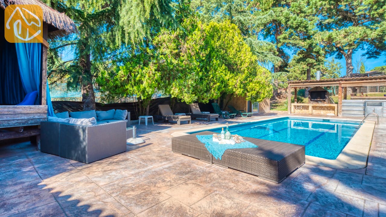Holiday villas Costa Brava Countryside Spain - Villa Can Bernardi - Swimming pool