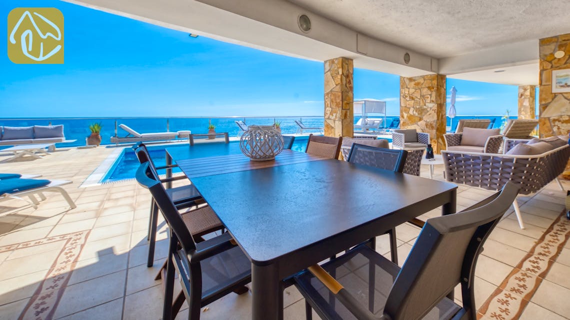 Holiday villas Costa Brava Spain - Villa Infinity - Dining area