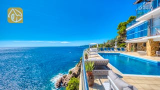 Holiday villas Costa Brava Spain - Villa Infinity - Swimming pool