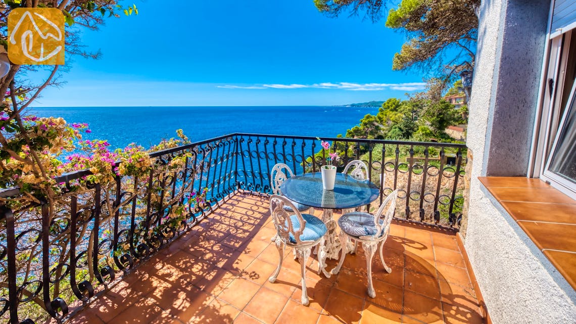 Holiday villas Costa Brava Spain - Villa Infinity - Terrace