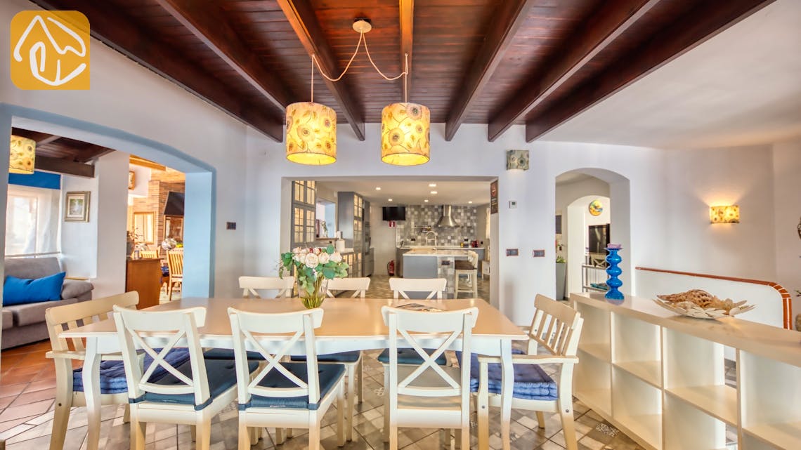 Holiday villas Costa Brava Spain - Villa Infinity - Dining area