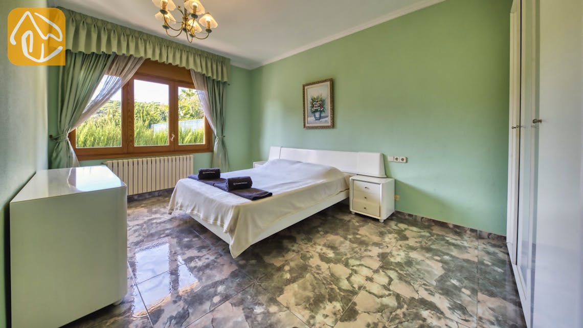 Holiday villas Costa Brava Spain - Villa Baileys - Bedroom