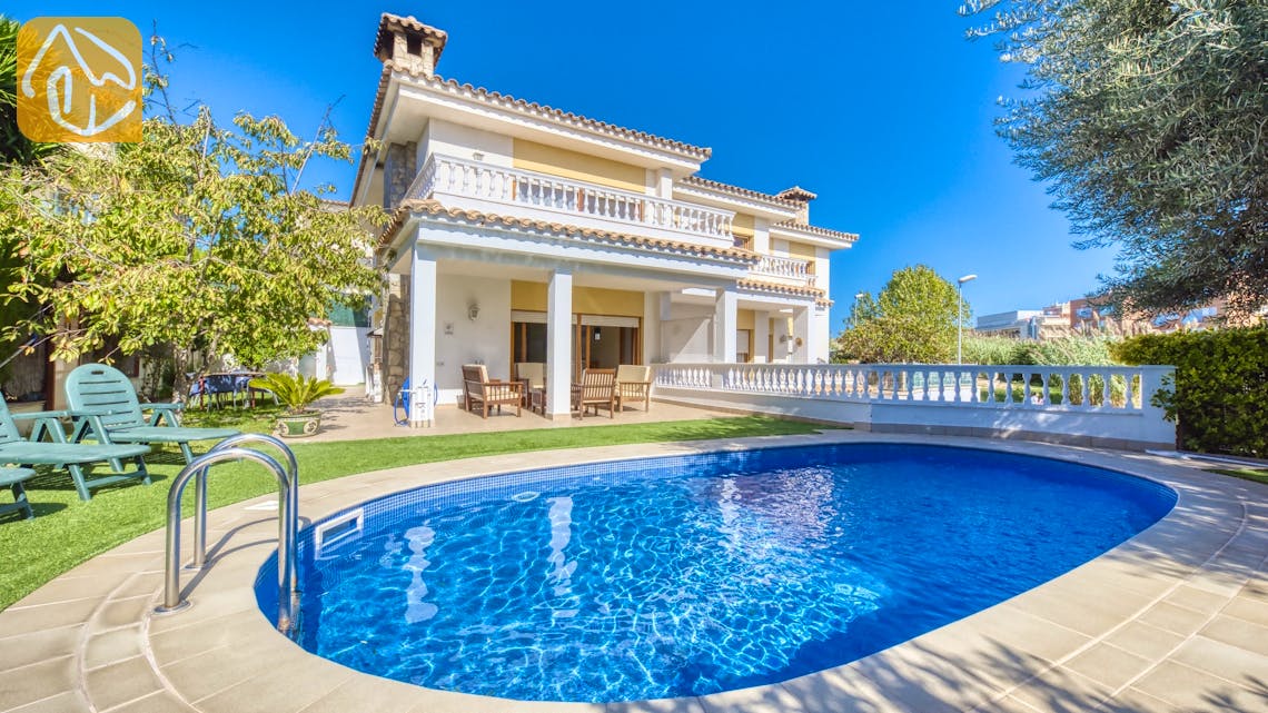 Holiday villas Costa Brava Spain - Villa Baileys - Swimming pool