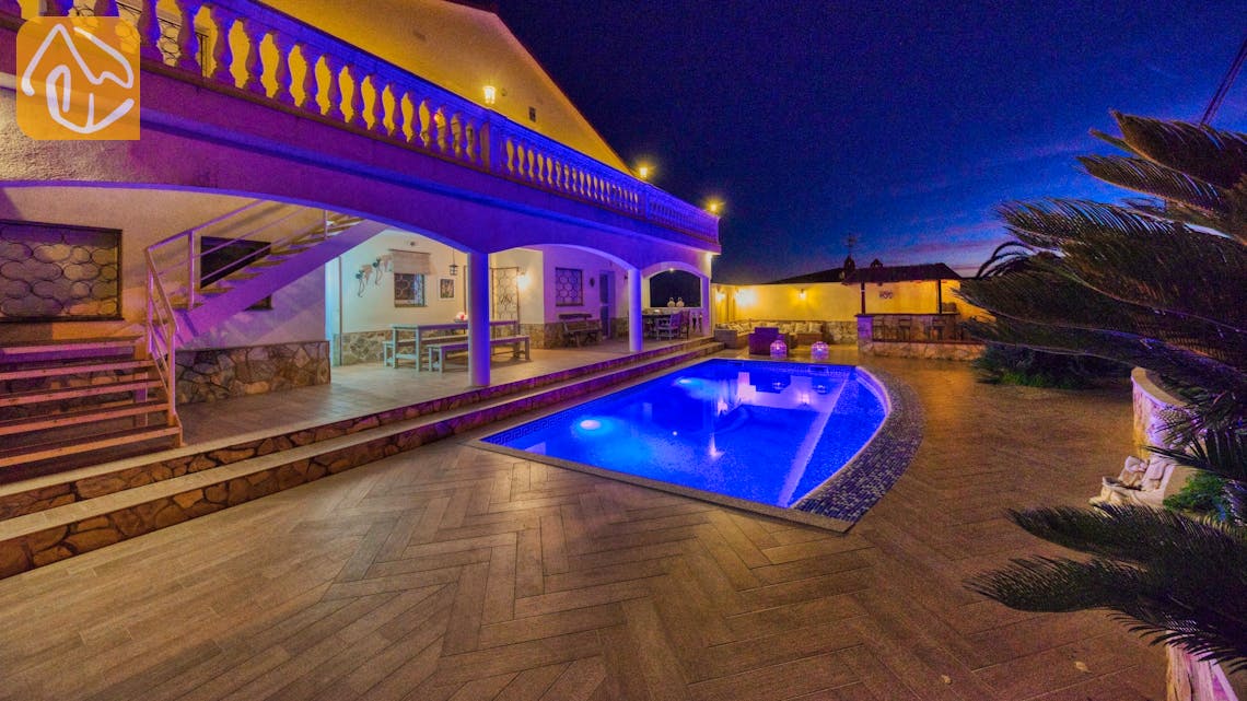 Holiday villas Costa Brava Spain - Villa Madonna - Swimming pool