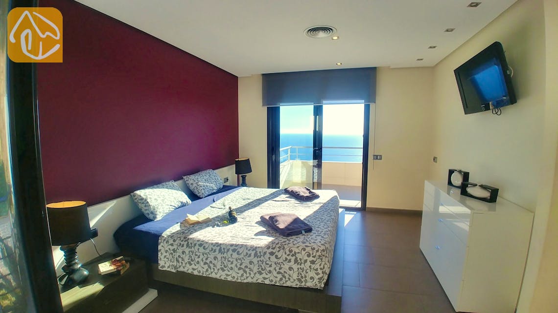 Holiday villas Costa Brava Spain - Villa Jewel - Master bedroom