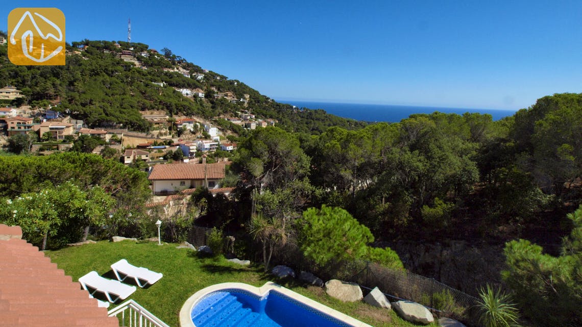 Holiday villas Costa Brava Spain - Villa La Luna - Surroundings