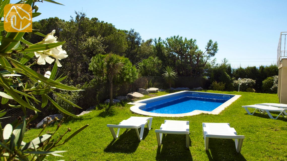 Holiday villas Costa Brava Spain - Villa La Luna - Swimming pool