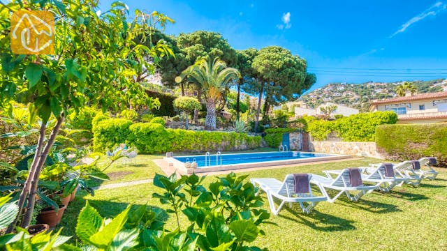 Holiday villas Costa Brava Spain - Villa Mestral - Swimming pool