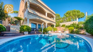 Holiday villas Costa Brava Spain - Villa Grace - Swimming pool
