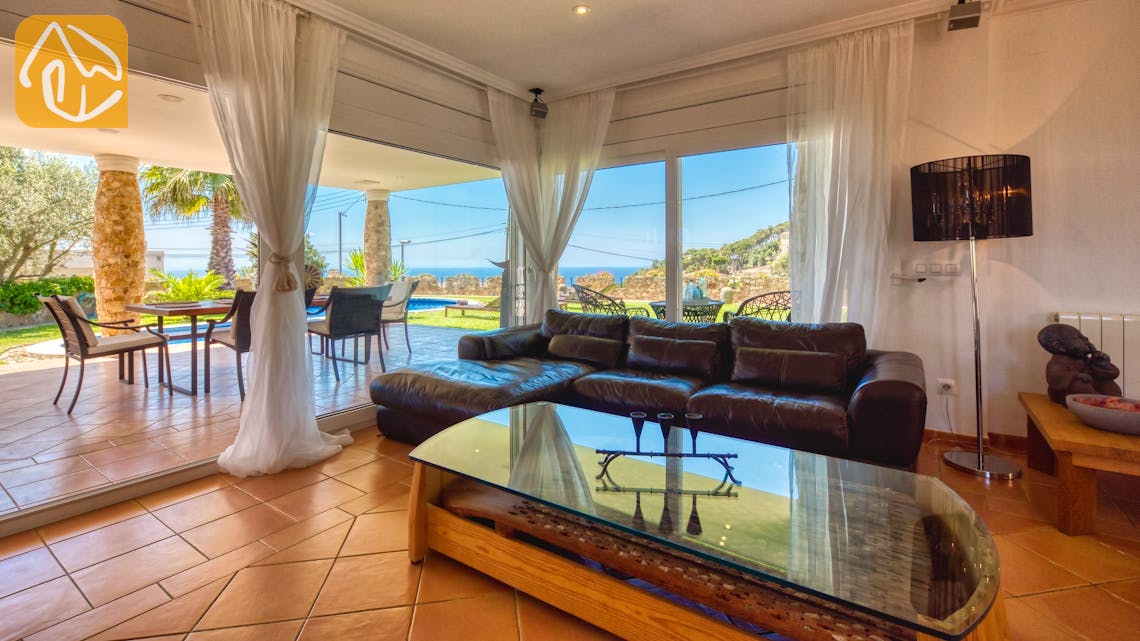 Holiday villas Costa Brava Spain - Villa Gaudi - Living area