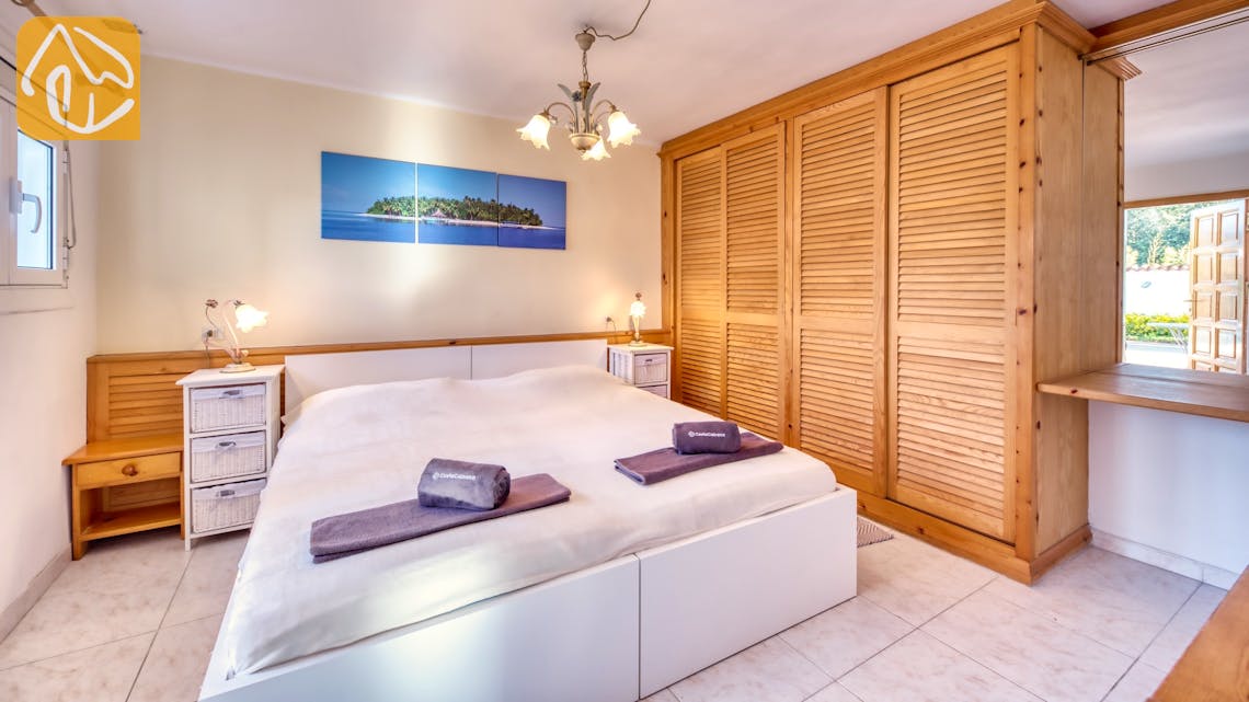 Holiday villas Costa Brava Spain - Villa Elfi - Bedroom