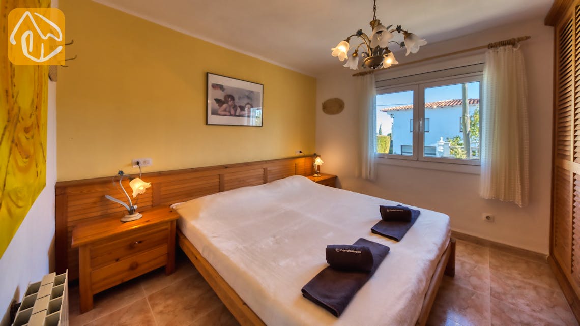 Holiday villas Costa Brava Spain - Villa Elfi - Bedroom
