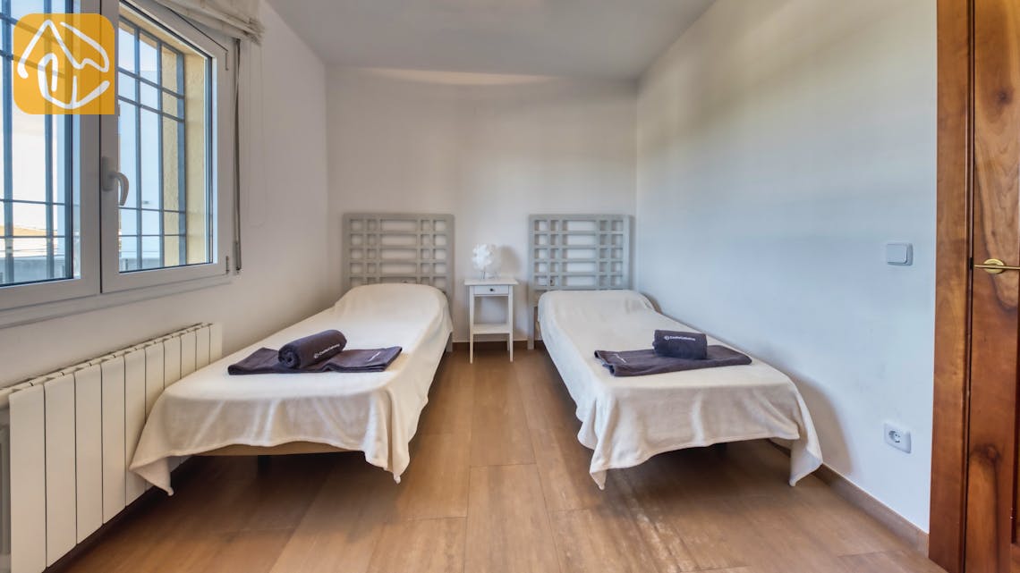 Holiday villas Costa Brava Spain - Villa Picasso - Bedroom