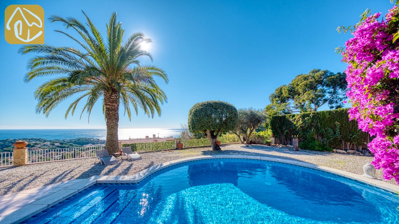 Holiday villas Costa Brava Spain - Villa Gabriella - Villa outside