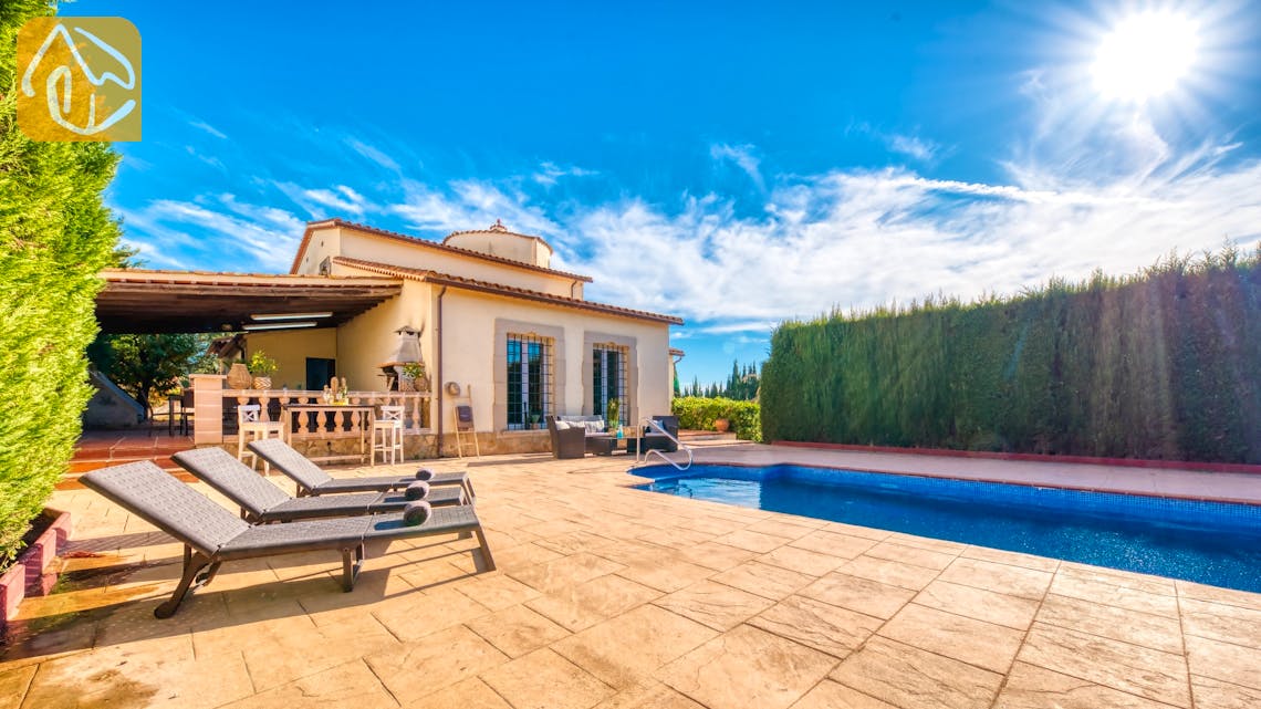 Holiday villas Costa Brava Spain - Villa Roxy - Swimming pool