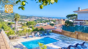 Holiday villa Costa Brava Spain - Villa Abigail - Swimming pool