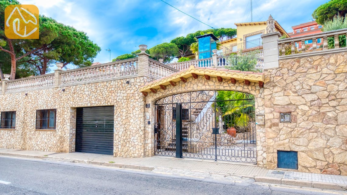 Vakantiehuizen Costa Brava Spanje - Villa Dolce Vita - Street view arrival at property