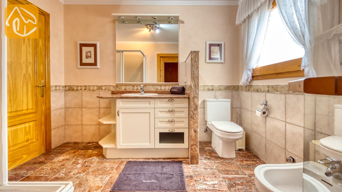 Holiday villas Costa Brava Spain - Villa Cleo - Bathroom