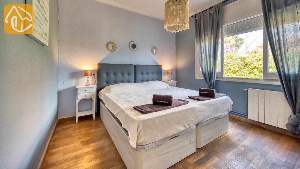 Holiday villas Costa Brava Spain - Villa Yara - Bedroom