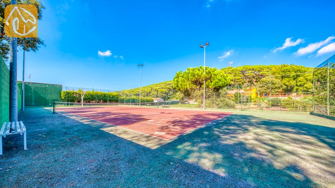 Ferienhäuser Costa Brava Spanien - Villa Paradise - Private paddle/tennis court