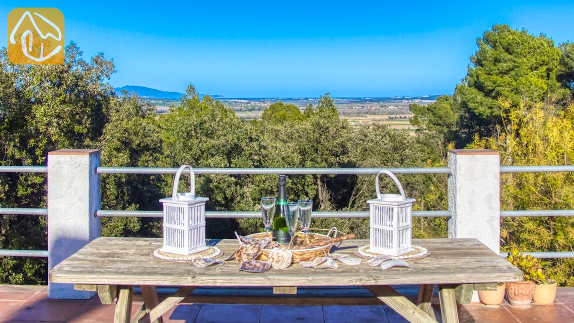 Holiday villas Costa Brava Countryside Spain - Villa Racoon - One of the views