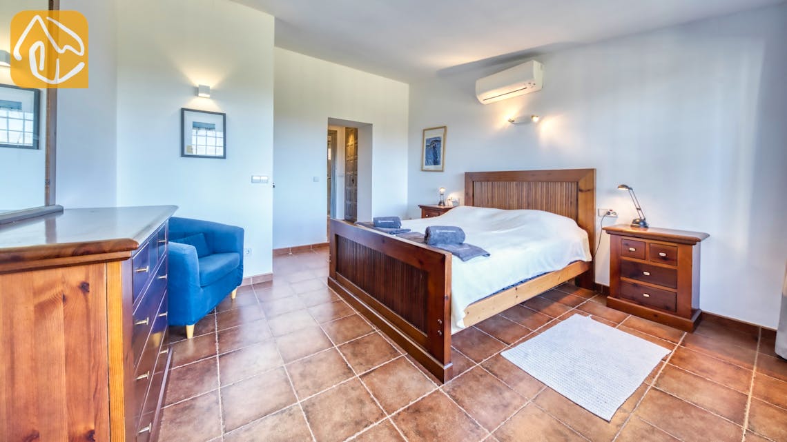 Ferienhäuser Costa Brava Countryside Spanien - Villa Racoon - Master Schlafzimmer
