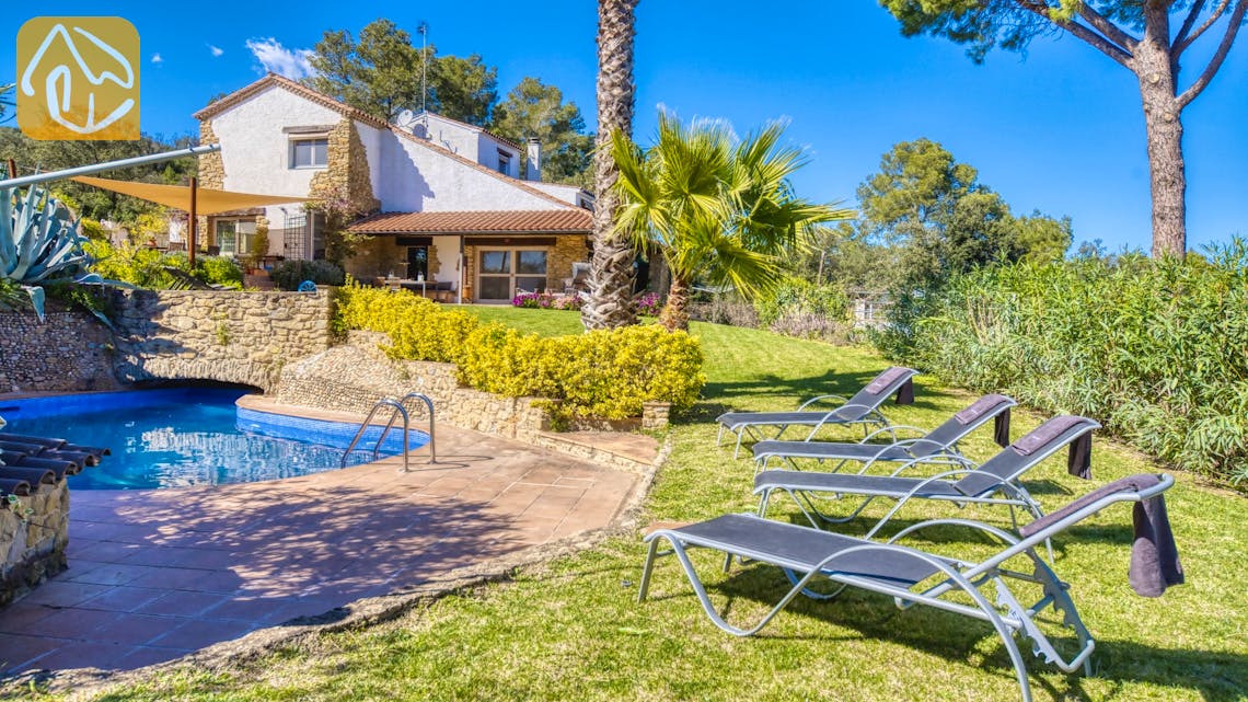 Ferienhäuser Costa Brava Countryside Spanien - Villa Racoon - Sonnenliegen