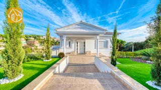 Holiday villas Costa Brava Spain - Villa Madison - Entrance