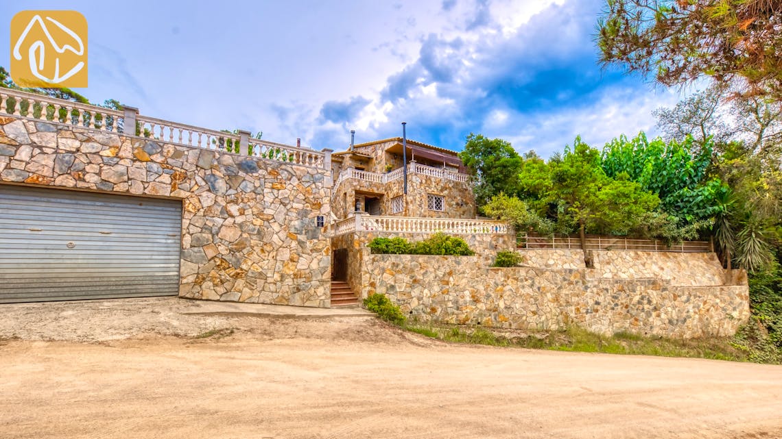 Casas de vacaciones Costa Brava España - Villa Zarah - Street view arrival at property