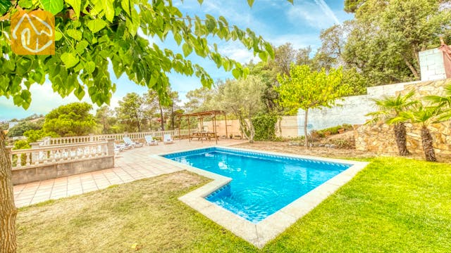Holiday villas Costa Brava Spain - Villa Zarah - Swimming pool