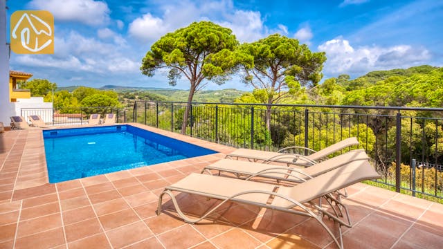 Holiday villas Costa Brava Spain - Villa Amora - Swimming pool