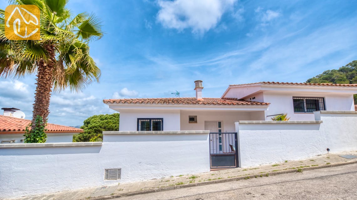 Ferienhäuser Costa Brava Spanien - Villa Amora - Street view arrival at property