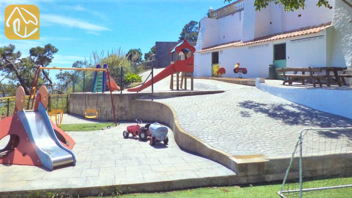 Ferienhäuser Costa Brava Spanien - Villa Tropical - Spielplatz