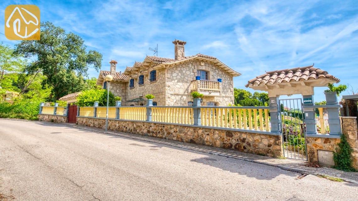 Casas de vacaciones Costa Brava España - Villa Janet - Street view arrival at property