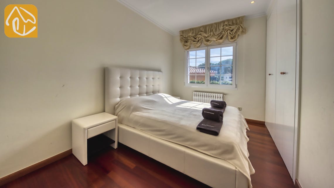 Holiday villas Costa Brava Spain - Villa Beyonce - Bedroom